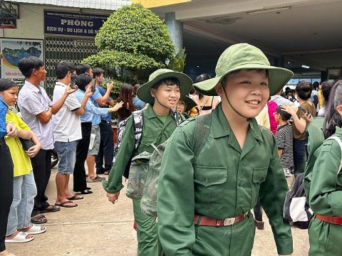 binh phuoc khai mac hoc ky quan doi chung em tap lam chien si dien bien