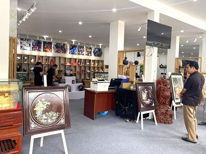 Đây là dịp để những người yêu thích, quan tâm sản phẩm hàng thủ công mỹ nghệ chiêm ngưỡng những tác phẩm tiêu biểu. Đây là dịp để những người yêu thích, quan tâm sản phẩm hàng thủ công mỹ nghệ chiêm ngưỡng những tác phẩm tiêu biểu.