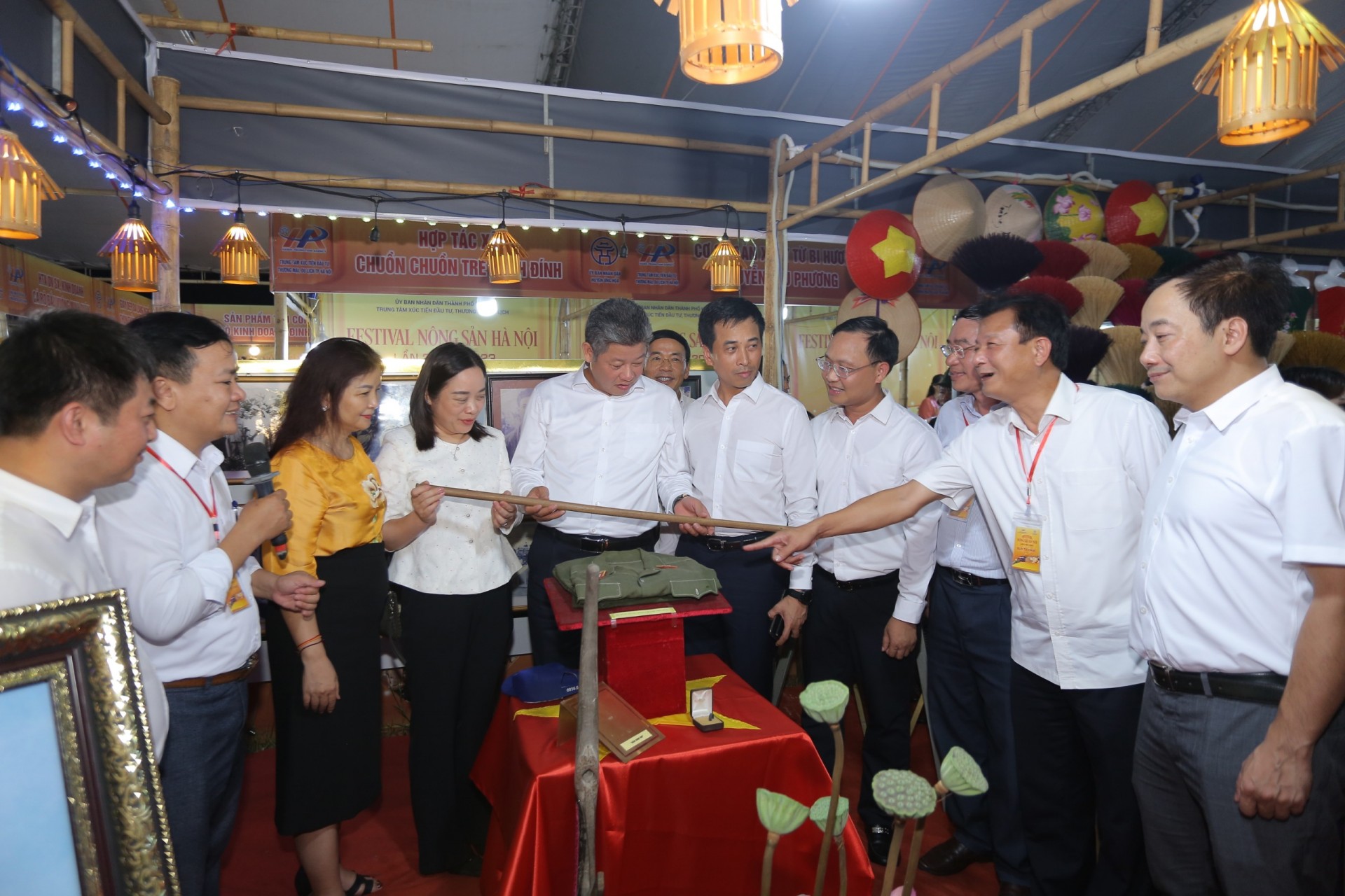 Bộ trưởng Lê Minh Hoan đánh giá cao các sản phẩm OCOP huyện Ứng Hoà