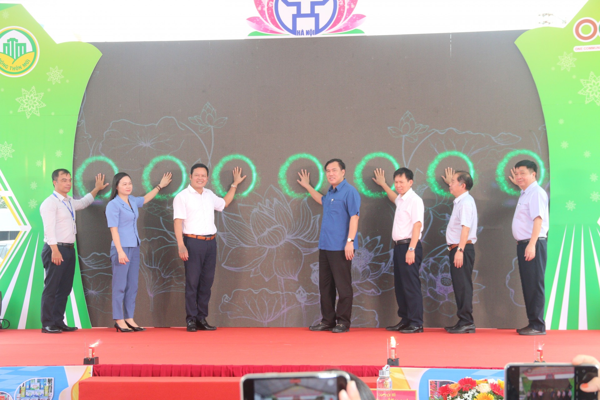 khai mạc tuần hàng tư vấn, giới thiệu và xúc tiến tiêu thụ sản phẩm: OCOP, làng nghề nông sản thực phẩm an toàn thành phố Hà Nội năm 2023.