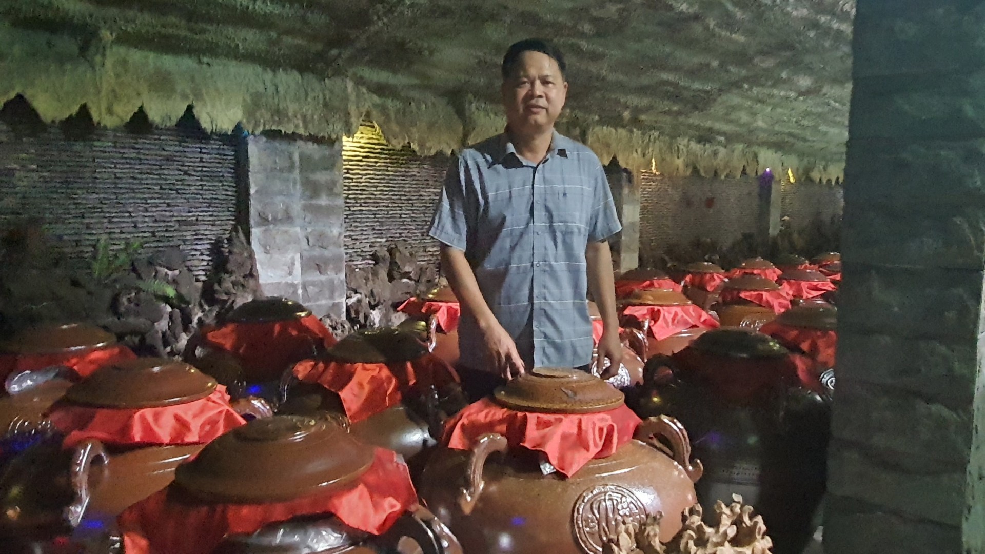 Rượu mơ Yên Tử - sản phẩm OCOP 4 sao có truyền thống hơn 40 năm Rượu mơ Yên Tử - sản phẩm OCOP 4 sao có truyền thống hơn 40 năm