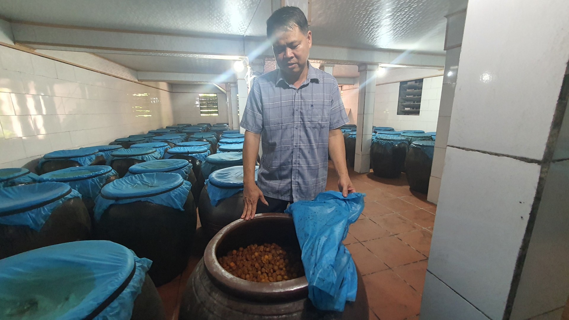 Rượu mơ Yên Tử - sản phẩm OCOP 4 sao có truyền thống hơn 40 năm Rượu mơ Yên Tử - sản phẩm OCOP 4 sao có truyền thống hơn 40 năm