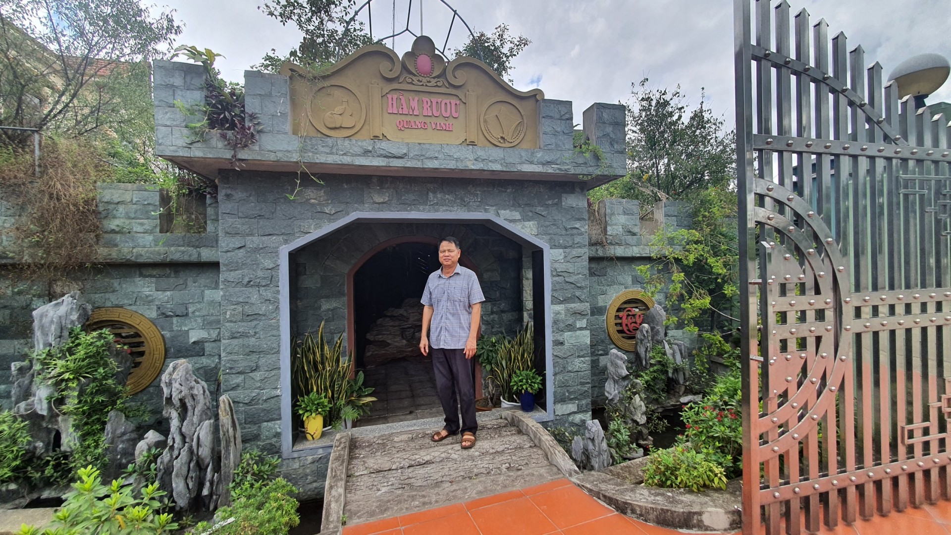 Rượu mơ Yên Tử - sản phẩm OCOP 4 sao có truyền thống hơn 40 năm Rượu mơ Yên Tử - sản phẩm OCOP 4 sao có truyền thống hơn 40 năm