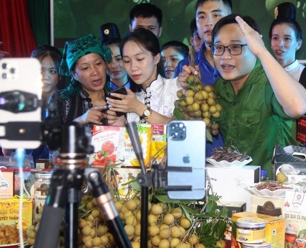 Chợ phiên OCOP Sơn La: Về miền nông sản