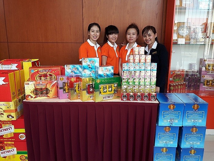 Gian hàng trưng bày sản phẩm của doanh nghiệp Gian hàng trưng bày sản phẩm của doanh nghiệp