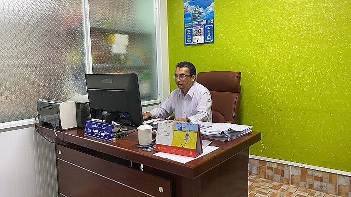 Dược sĩ Trịnh Hùng cùng những nhà nghiên cứu tại đơn vị mong muốn giới thiệu nguồn tài nguyên thiên nhiên bản địa đến gần hơn với cộng đồng