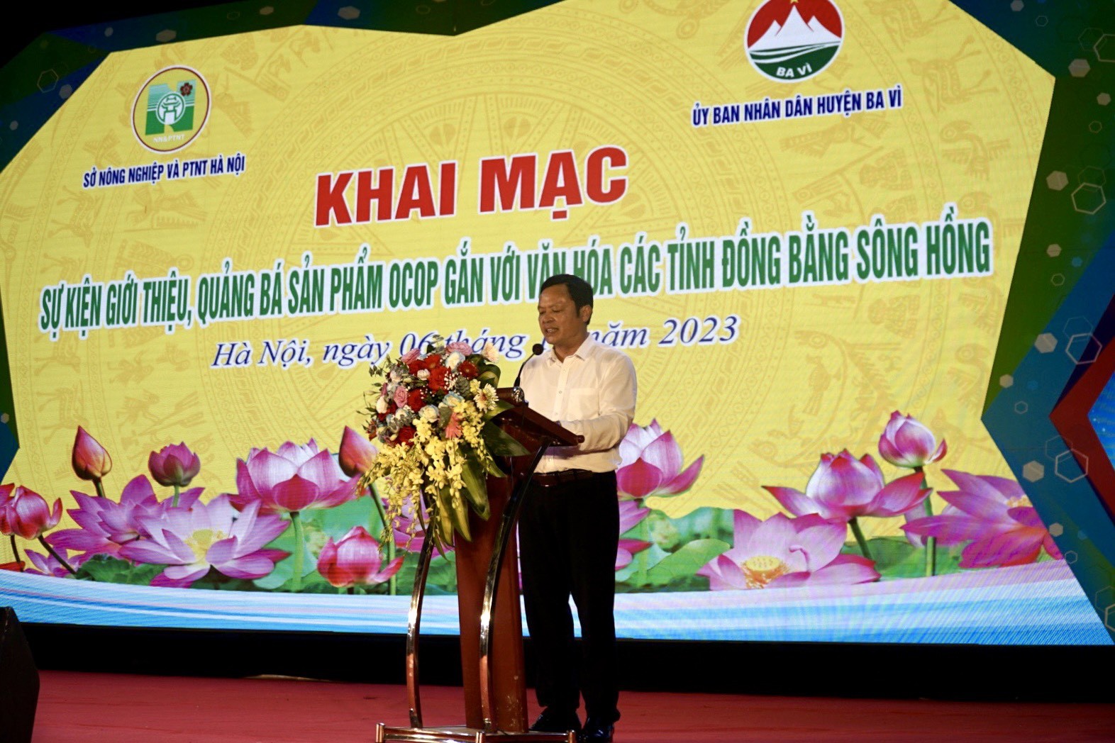 Hà Nội lần đầu tiên giới thiệu, quảng bá, kết nối sản phẩm OCOP gắn với văn hóa các tỉnh Đồng bằng sông Hồng | Xã hội | Báo ảnh Dân tộc và Miền núi