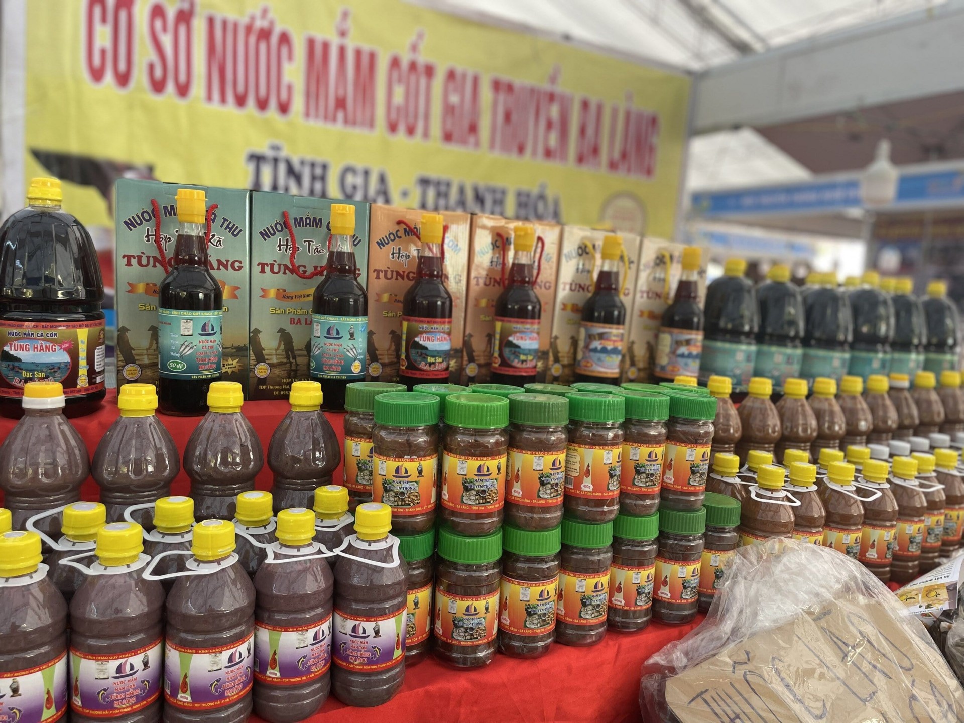 Hà Nội lần đầu tiên giới thiệu, quảng bá, kết nối sản phẩm OCOP gắn với văn hóa các tỉnh Đồng bằng sông Hồng | Xã hội | Báo ảnh Dân tộc và Miền núi