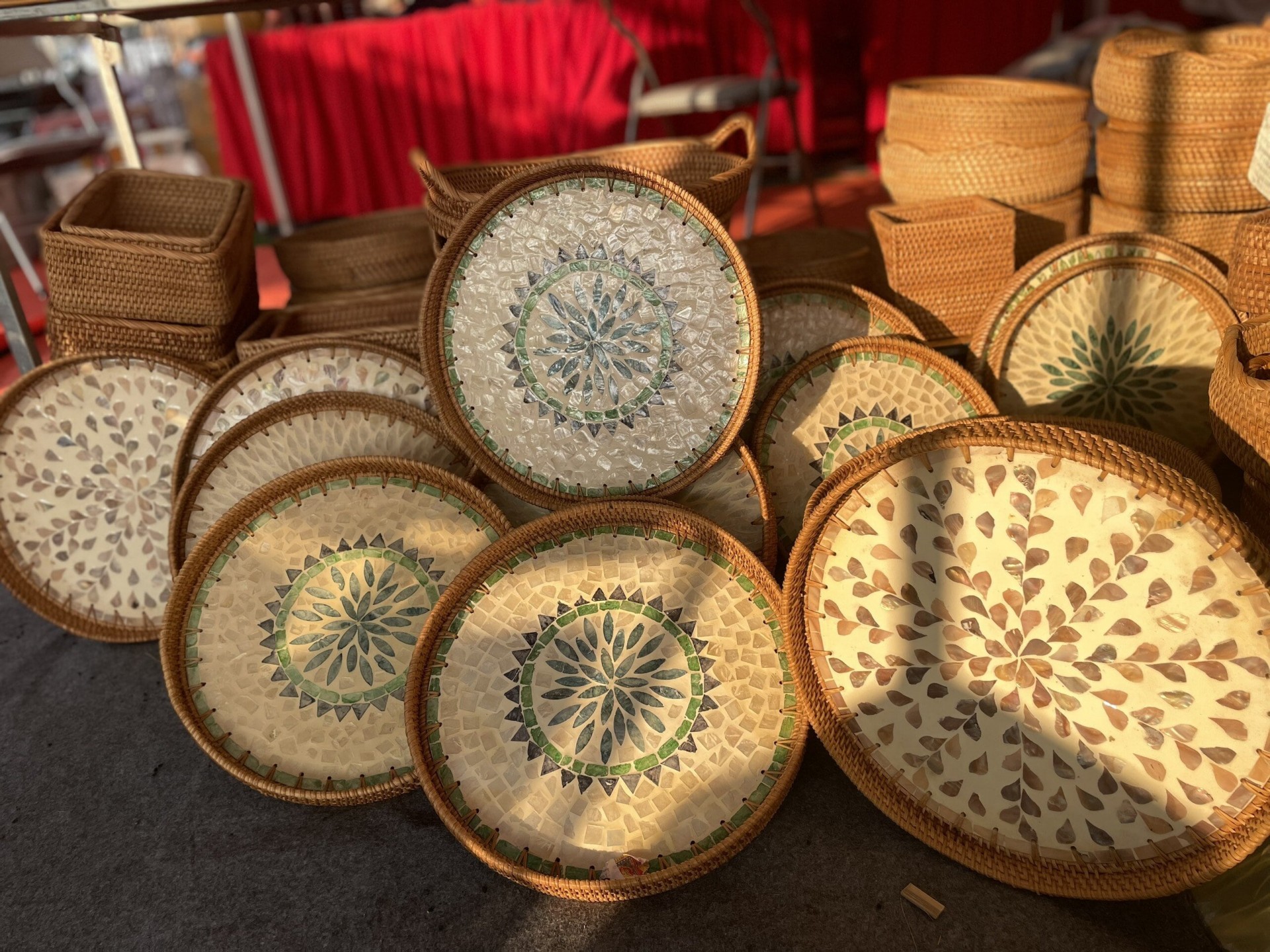 Hà Nội lần đầu tiên giới thiệu, quảng bá, kết nối sản phẩm OCOP gắn với văn hóa các tỉnh Đồng bằng sông Hồng | Xã hội | Báo ảnh Dân tộc và Miền núi