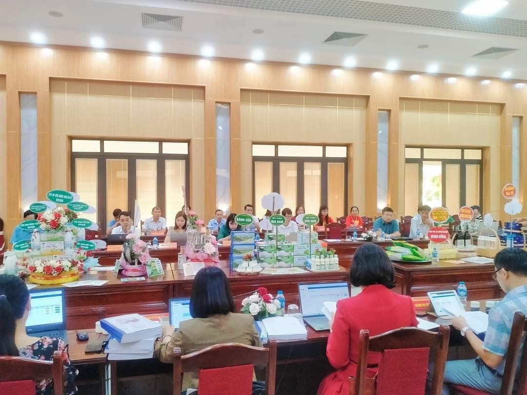 Huyện Ba Vì (Hà Nội) : Đánh giá, phân hạng sản phẩm OCOP huyện Ba Vì năm 2023.