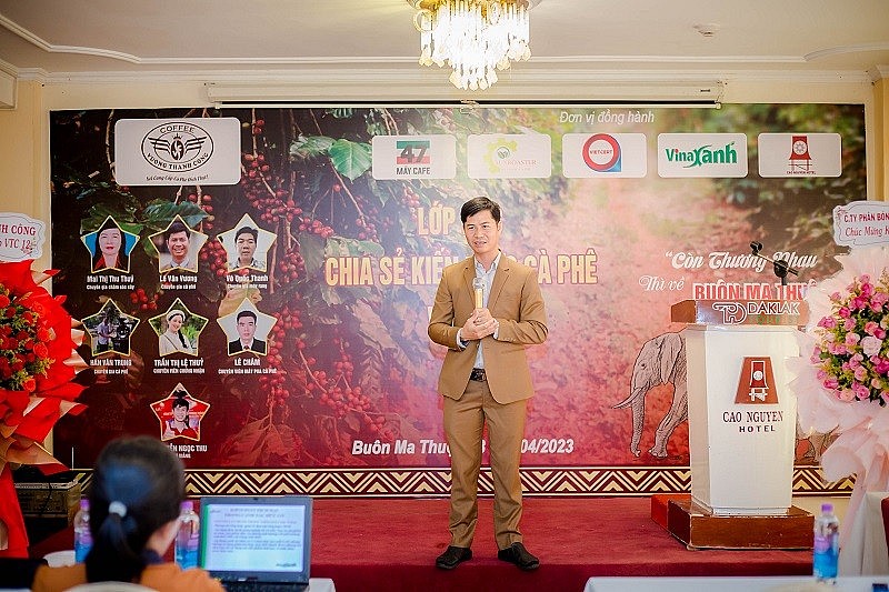 Đắk Lắk: Doanh nghiệp nặng lòng với hạt cà phê 