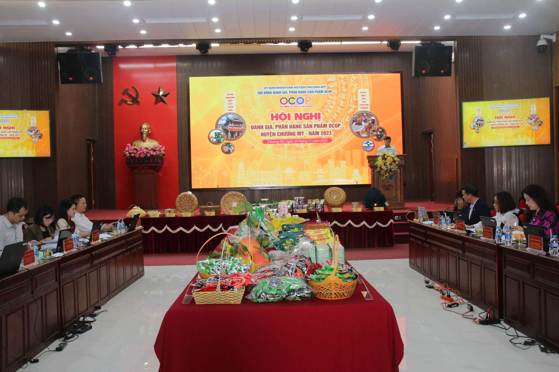 Huyện Chương Mỹ: 40 sản phẩm tiêu biểu tham gia đánh giá, phân hạng OCOP năm 2023 Huyện Chương Mỹ: 40 sản phẩm tiêu biểu tham gia đánh giá, phân hạng OCOP năm 2023