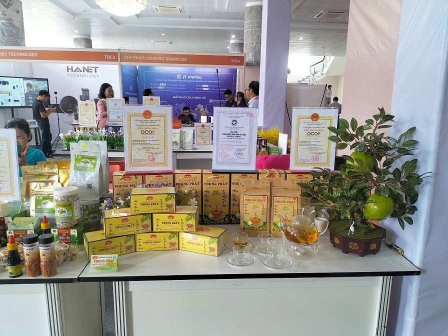 Hậu Giang: Đậm đà hương vị trà mãng cầu Phụng Phát Hậu Giang: Đậm đà hương vị trà mãng cầu Phụng Phát