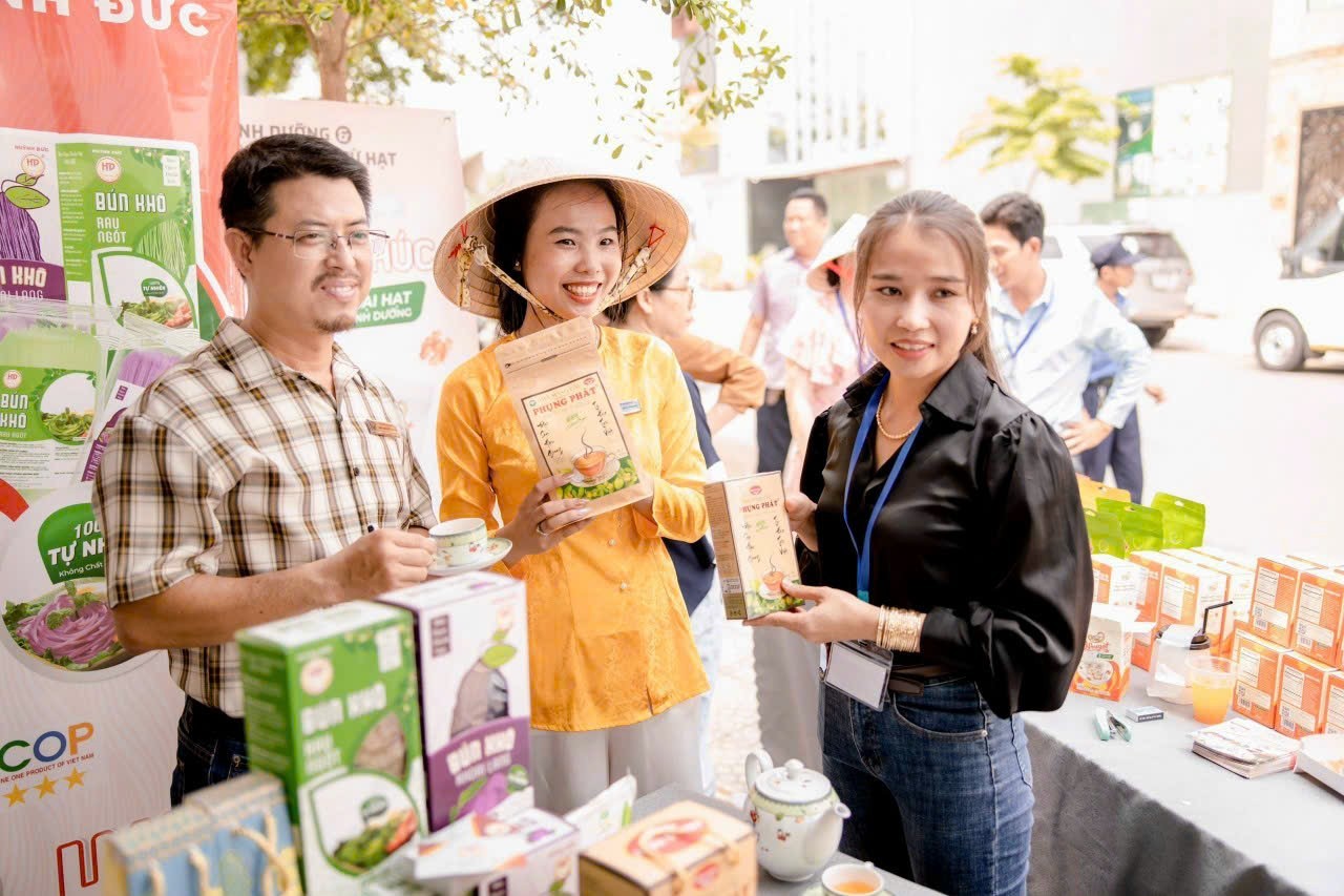 Hậu Giang: Đậm đà hương vị trà mãng cầu Phụng Phát Hậu Giang: Đậm đà hương vị trà mãng cầu Phụng Phát