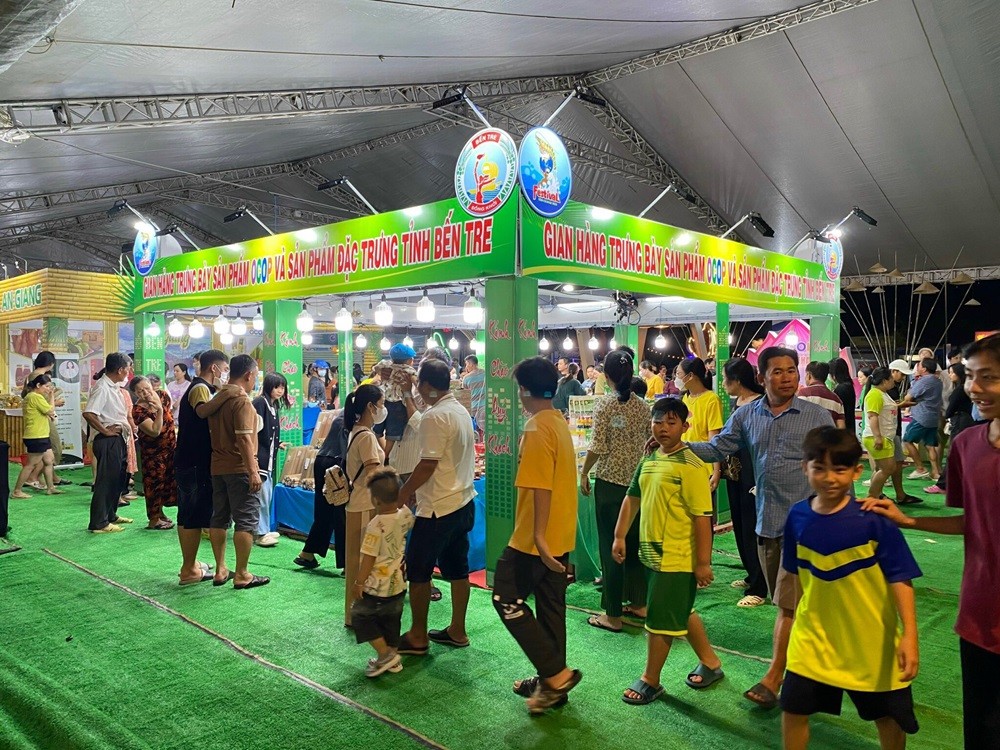 Không gian trưng bày sản phẩm OCOP Việt Nam: “Liên kết cùng phát triển - Cà Mau 2023” Không gian trưng bày sản phẩm OCOP Việt Nam: “Liên kết cùng phát triển - Cà Mau 2023”