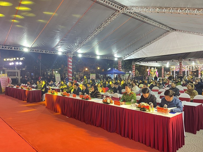 Hơn 100 gian hàng trưng bày, giới thiệu sản phẩm OCOP gắn với văn hóa của 19 tỉnh miền Trung và Tây Nguyên.