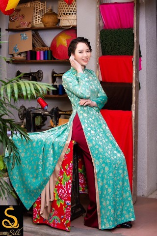 doanh nhan nguyen hong diep hong anh don nam moi cung ao dai luxury silk