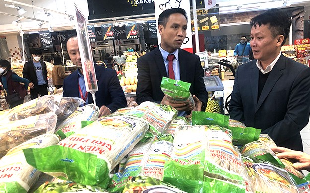 Sản phẩm OCOP 4 sao miến đao Giới Phiên bày bán tại Siêu thị Big C Hà Nội.