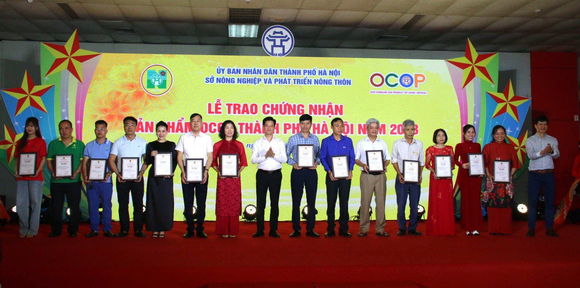 Hà Nội: Trao quyết định công nhận 15 làng nghề và 104 sản phẩm OCOP 4 sao