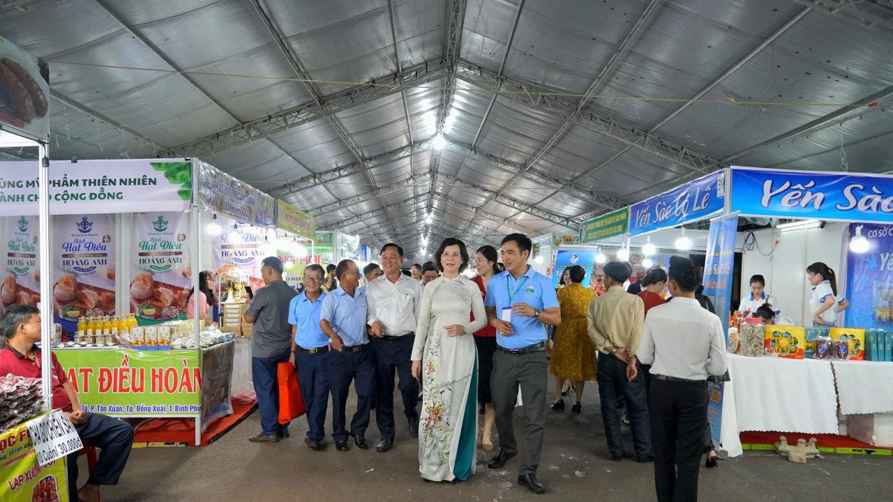 Bình Phước: Ngày hội Yến sào mở ra cơ hội phát triển bền vững Bình Phước: Ngày hội Yến sào mở ra cơ hội phát triển bền vững