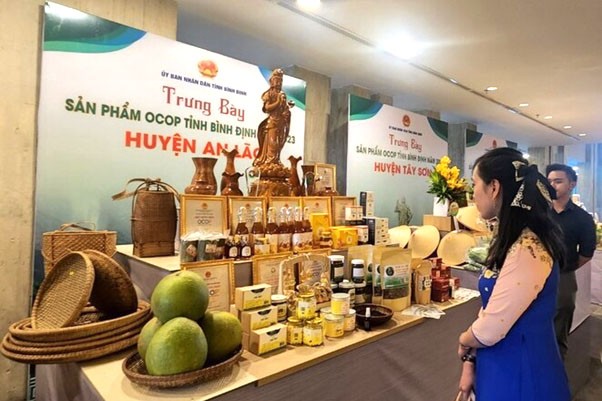 Bình Định có 360 sản phẩm được đánh giá và công nhận sản phẩm OCOP. Bình Định có 360 sản phẩm được đánh giá và công nhận sản phẩm OCOP.