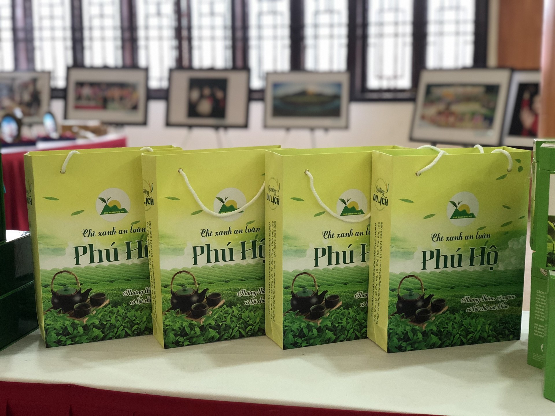 Thưởng thức chè đạt chuẩn OCOP tại làng nghề chè Phú Thịnh