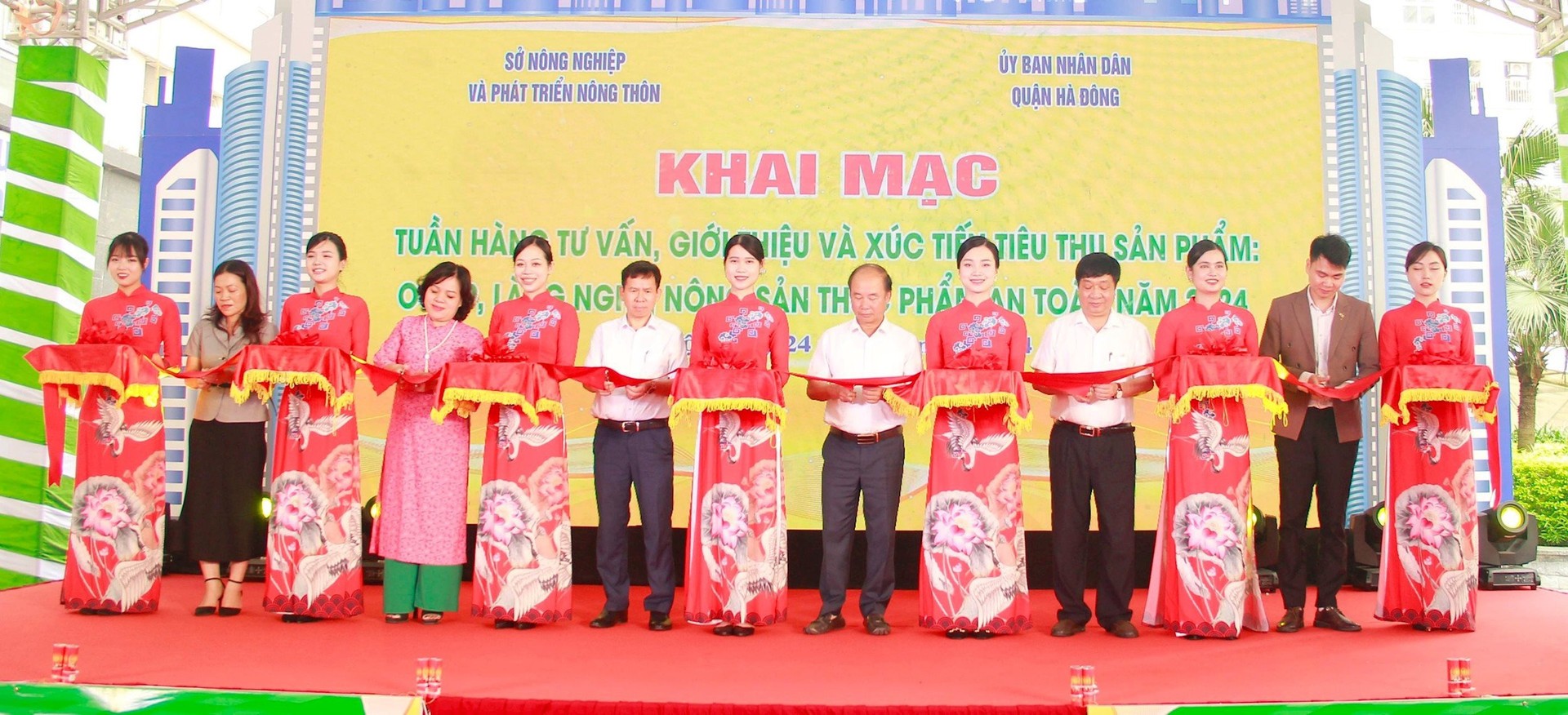 Hà Đông: Khai mạc Tuần hàng tư vấn, giới thiệu và xúc tiến tiêu thụ sản phẩm OCOP, làng nghề, nông sản thực phẩm an toàn năm 2024 Hà Đông: Khai mạc Tuần hàng tư vấn, giới thiệu và xúc tiến tiêu thụ sản phẩm OCOP, làng nghề, nông sản thực phẩm an toàn năm 2024