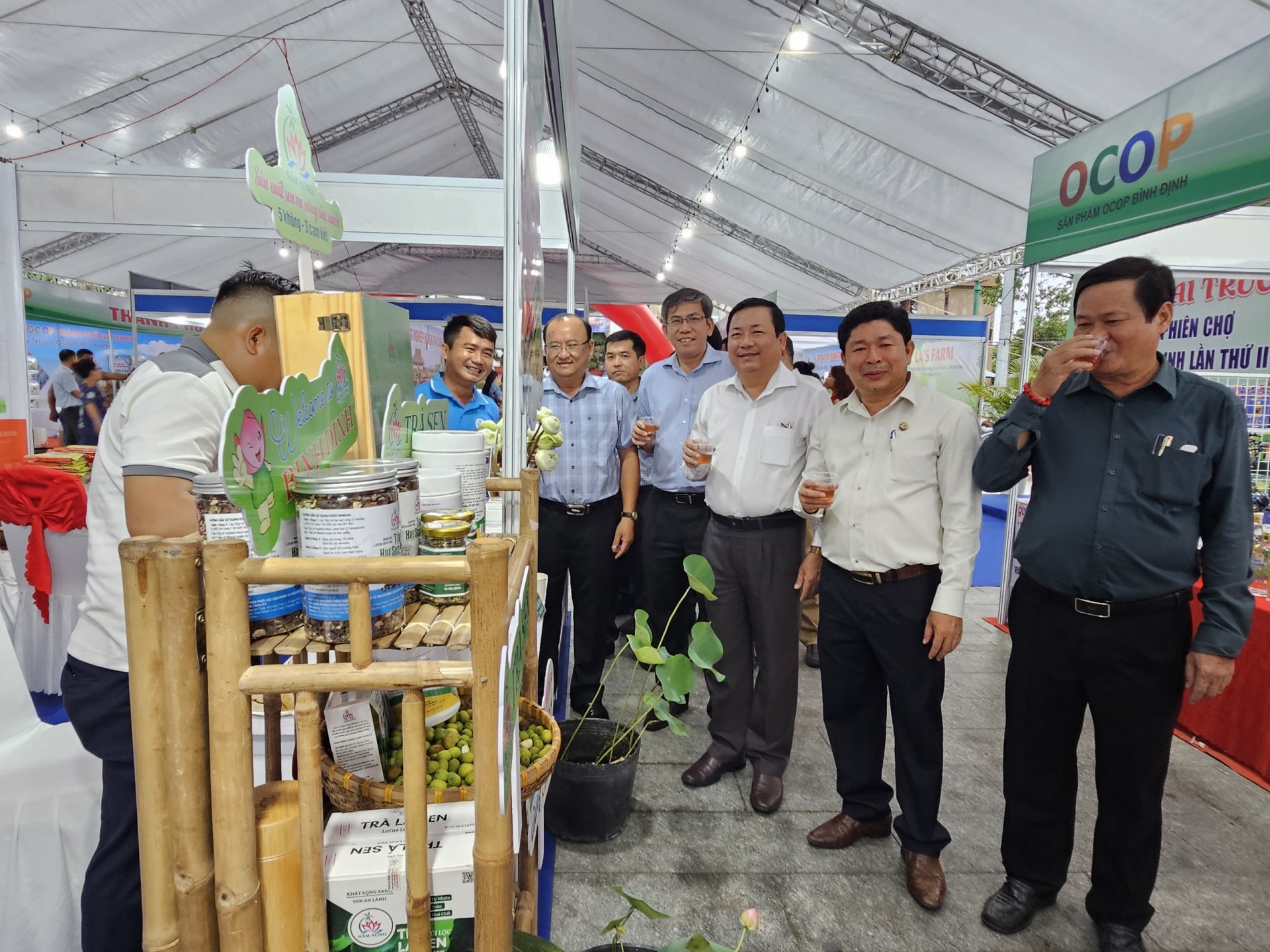 Phiên chợ Nông sản Bình Định lần thứ II năm 2024 Phiên chợ Nông sản Bình Định lần thứ II năm 2024