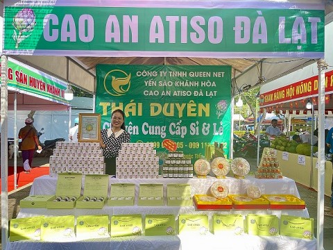 phien cho nong san va san pham ocop khanh hoa nam 2024 thu hut nhieu khach hang tham gia
