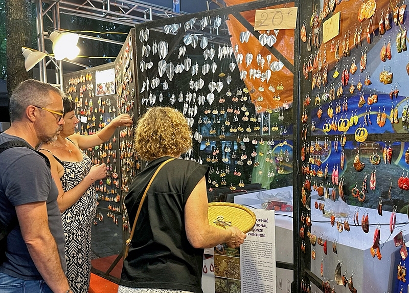 Festival Thu Hà Nội 2024 thu hút hơn 50.000 lượt du khách, quyên góp 288 triệu đồng ủng hộ đồng bào bị lũ lụt Festival Thu Hà Nội 2024 thu hút hơn 50.000 lượt du khách, quyên góp 288 triệu đồng ủng hộ đồng bào bị lũ lụt