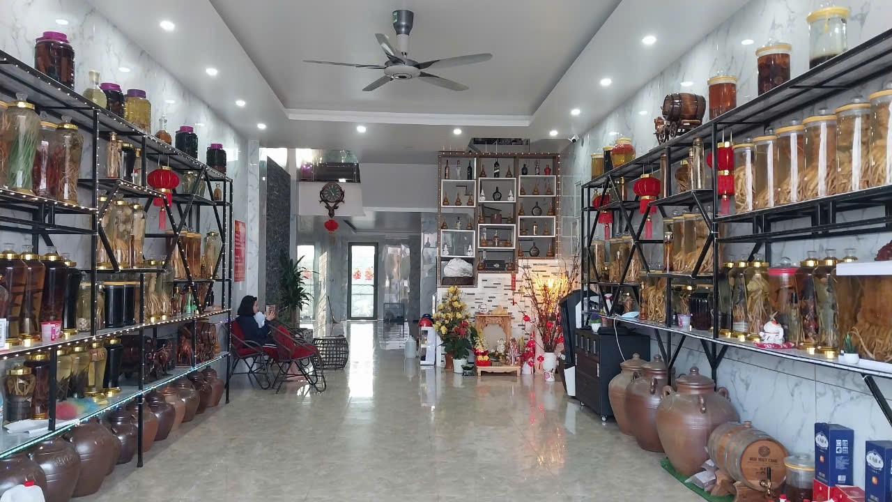 Rượu Lừng Hồng -  Tinh hoa giá trị truyền thống từ hạt lúa nếp thơm Thái Bình Rượu Lừng Hồng -  Tinh hoa giá trị truyền thống từ hạt lúa nếp thơm Thái Bình