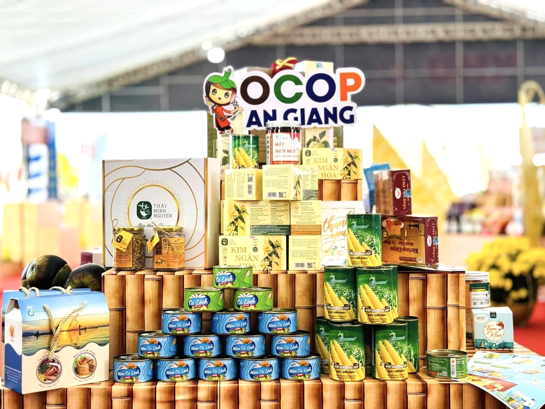 Từ sản xuất đến tiêu thụ sản phẩm OCOP Từ sản xuất đến tiêu thụ sản phẩm OCOP