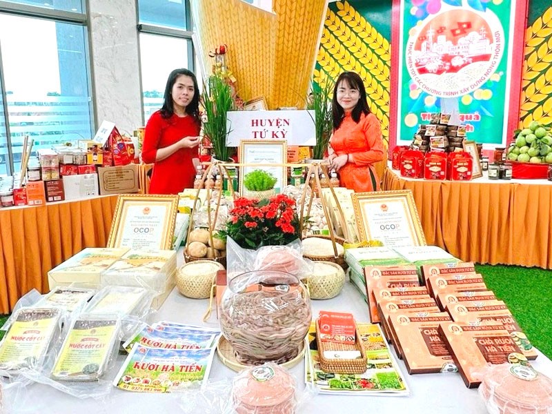 There are two harvest seasons for worms in a year. Spring crop is from April to May and autumn crop is from September to November of the lunar calendar. Therefore, our folk have a folk song to talk about the time when worms are in season:  Specialty “Earth Dragon” Hai Duong