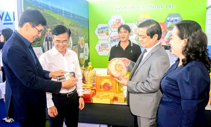 Sản phẩm OCOP của tỉnh Bạc Liêu tham gia trưng bày tại các hoạt động xúc tiến thương mại. Sản phẩm OCOP của tỉnh Bạc Liêu tham gia trưng bày tại các hoạt động xúc tiến thương mại.