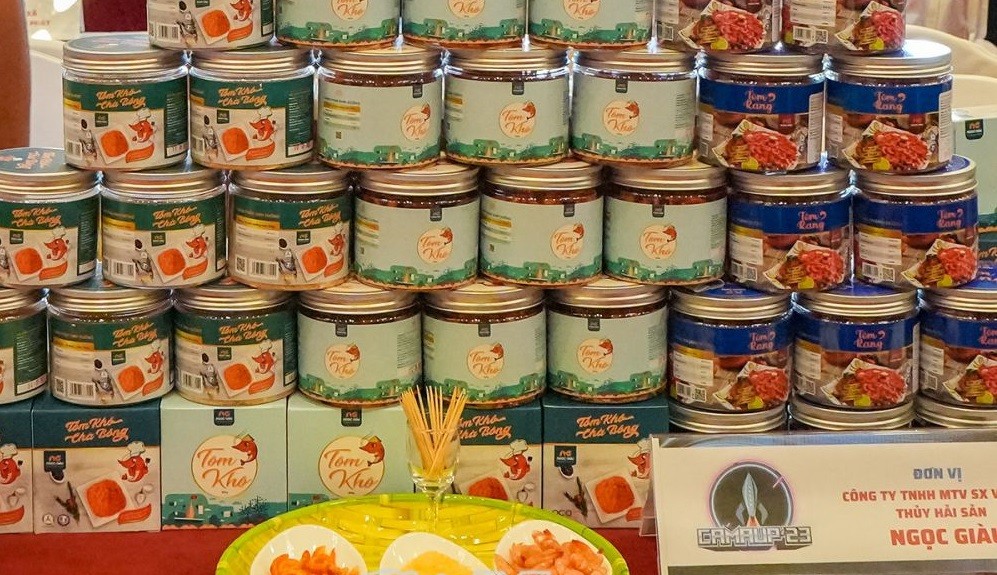 Ðối với những yêu cầu lớn của cơ chế thị trường, song song với chất lượng sản phẩm thì mẫu mã, kiểu dáng bao bì sản phẩm là yếu tố được chú trọng.