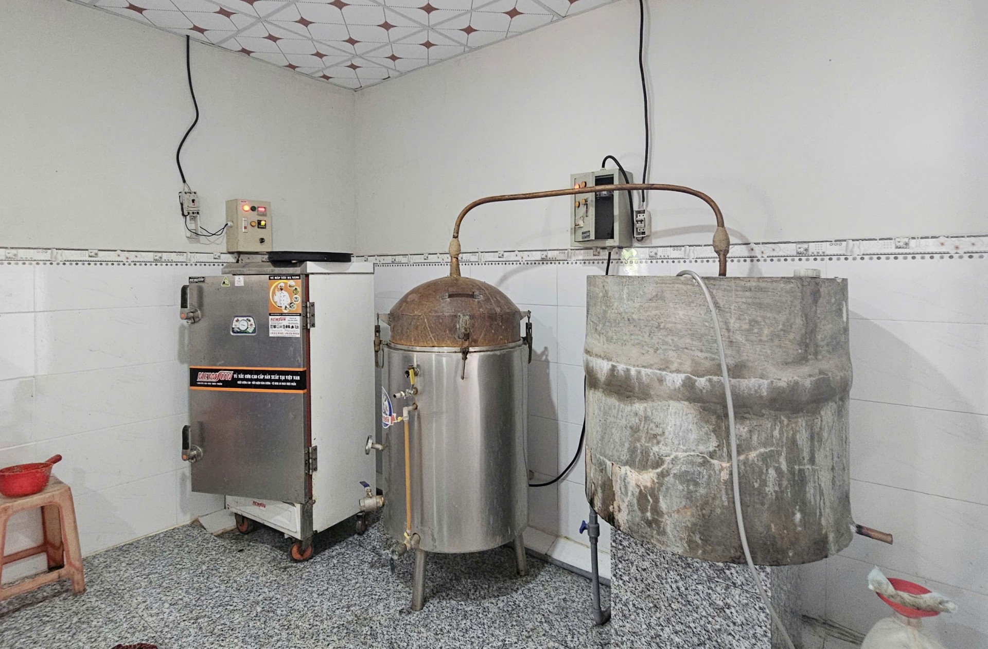 Nồng nàn hương vị rượu Quán Đế Phú Yên Nồng nàn hương vị rượu Quán Đế Phú Yên