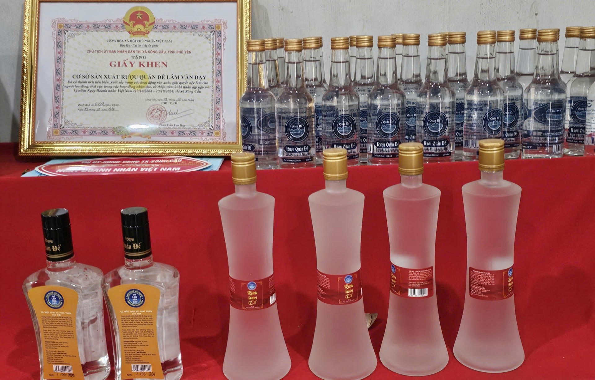 Nồng nàn hương vị rượu Quán Đế Phú Yên Nồng nàn hương vị rượu Quán Đế Phú Yên