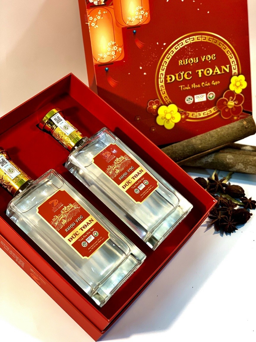 Cơ sở sản xuất rượu Đức Toàn là một trong các cơ sở sản xuất rượu của làng Vọc, xã Vũ bản (Bình Lục). Cơ sở sản xuất rượu Đức Toàn là một trong các cơ sở sản xuất rượu của làng Vọc, xã Vũ bản (Bình Lục).