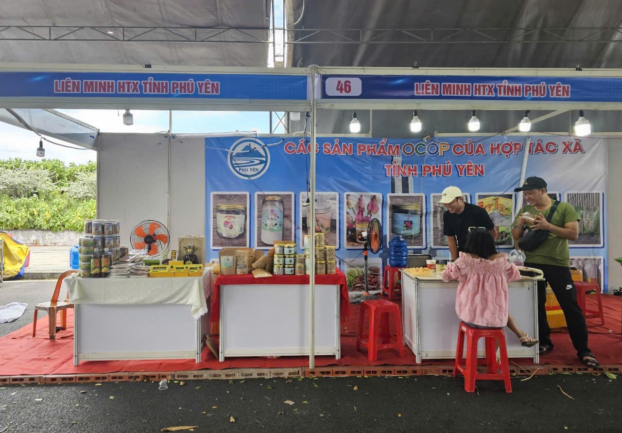 Giới thiệu sản phẩm OCOP Phú Yên tại các hội chợ thương mạị Giới thiệu sản phẩm OCOP Phú Yên tại các hội chợ thương mạị