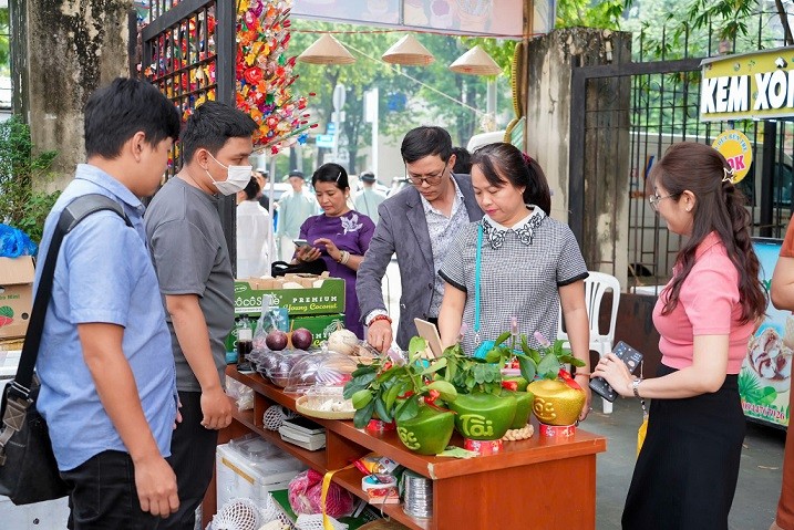 TP.HCM: Đông đảo người dân hưởng ứng lễ hội tôn vinh nông sản Việt