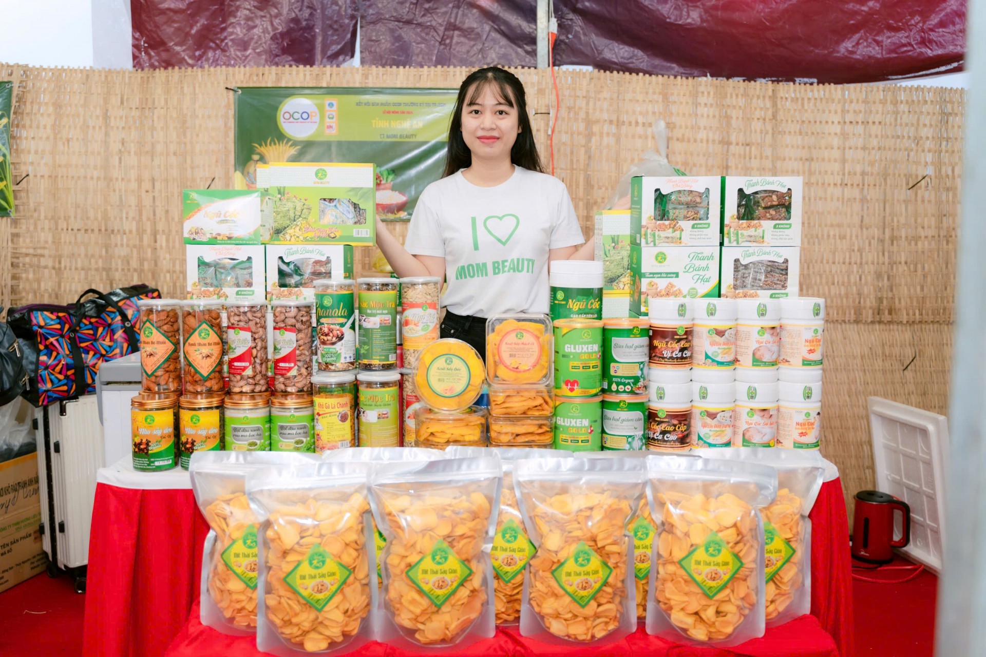 TP.HCM: Đông đảo người dân hưởng ứng lễ hội tôn vinh nông sản Việt