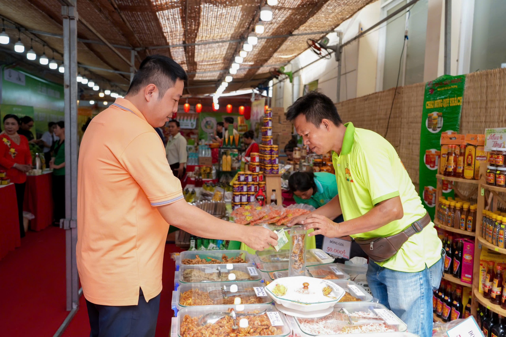 TP.HCM: Đông đảo người dân hưởng ứng lễ hội tôn vinh nông sản Việt