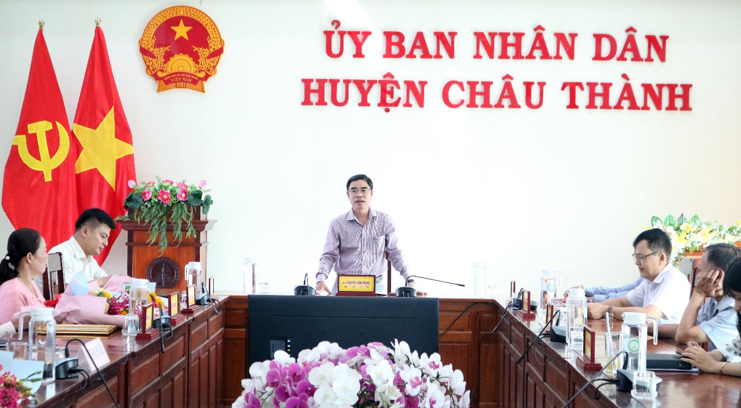 Phó Chủ tịch UBND huyện Châu Thành Nguyễn Tấn Phong phát biểu tại buổi lễ