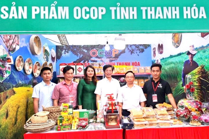 Gian hàng trưng bày sản phẩm OCOP của tỉnh Thanh Hoá  tại Hội báo toàn quốc năm 2024.