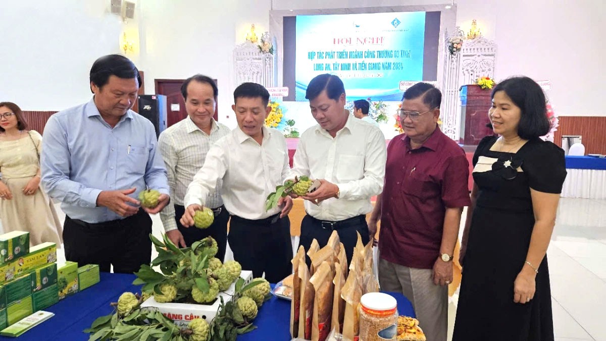 Ba tỉnh Long An, Tây Ninh, Tiền Giang liên kết tiêu thụ sản phẩm của nhau Ba tỉnh Long An, Tây Ninh, Tiền Giang liên kết tiêu thụ sản phẩm của nhau