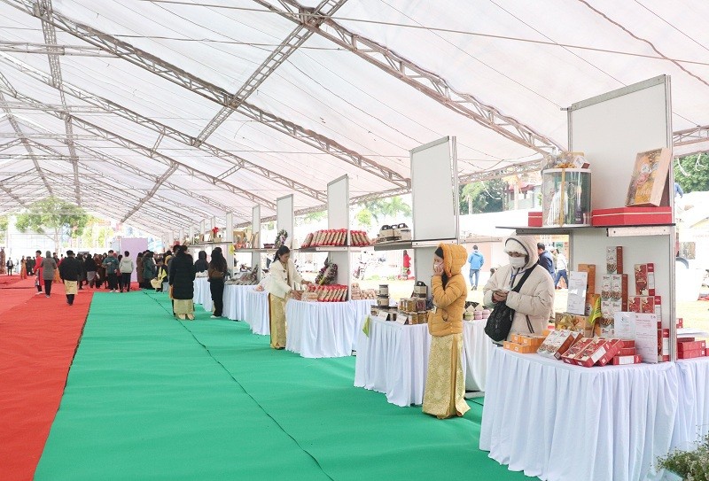 Ngày hội sản phẩm OCOP huyện Đông Anh thu hút khoảng 100 gian hàng tham gia trưng bày.