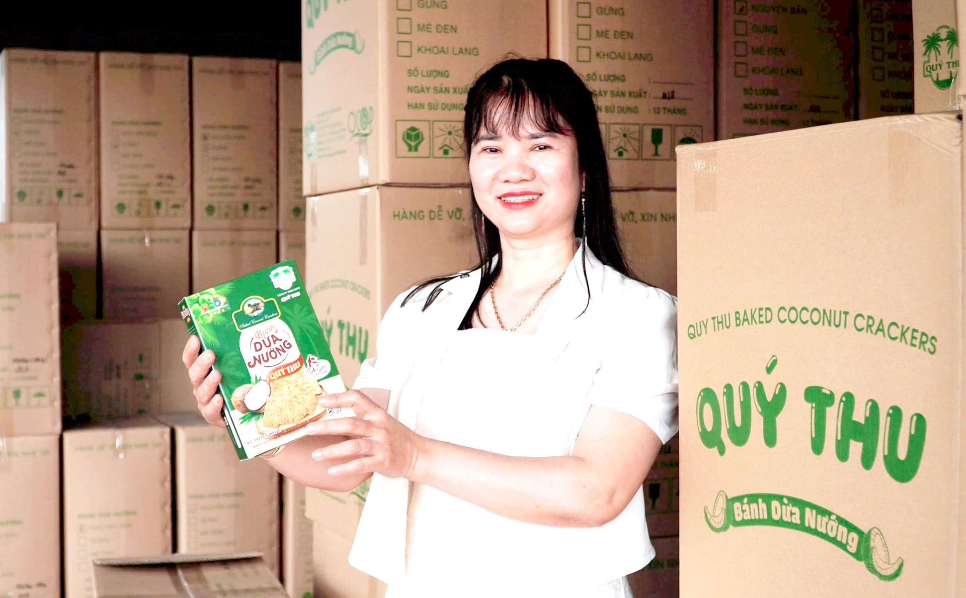 Sản phẩm bánh dừa nướng Quý Thu đạt chứng nhận OCOP 5 sao. Sản phẩm bánh dừa nướng Quý Thu đạt chứng nhận OCOP 5 sao.