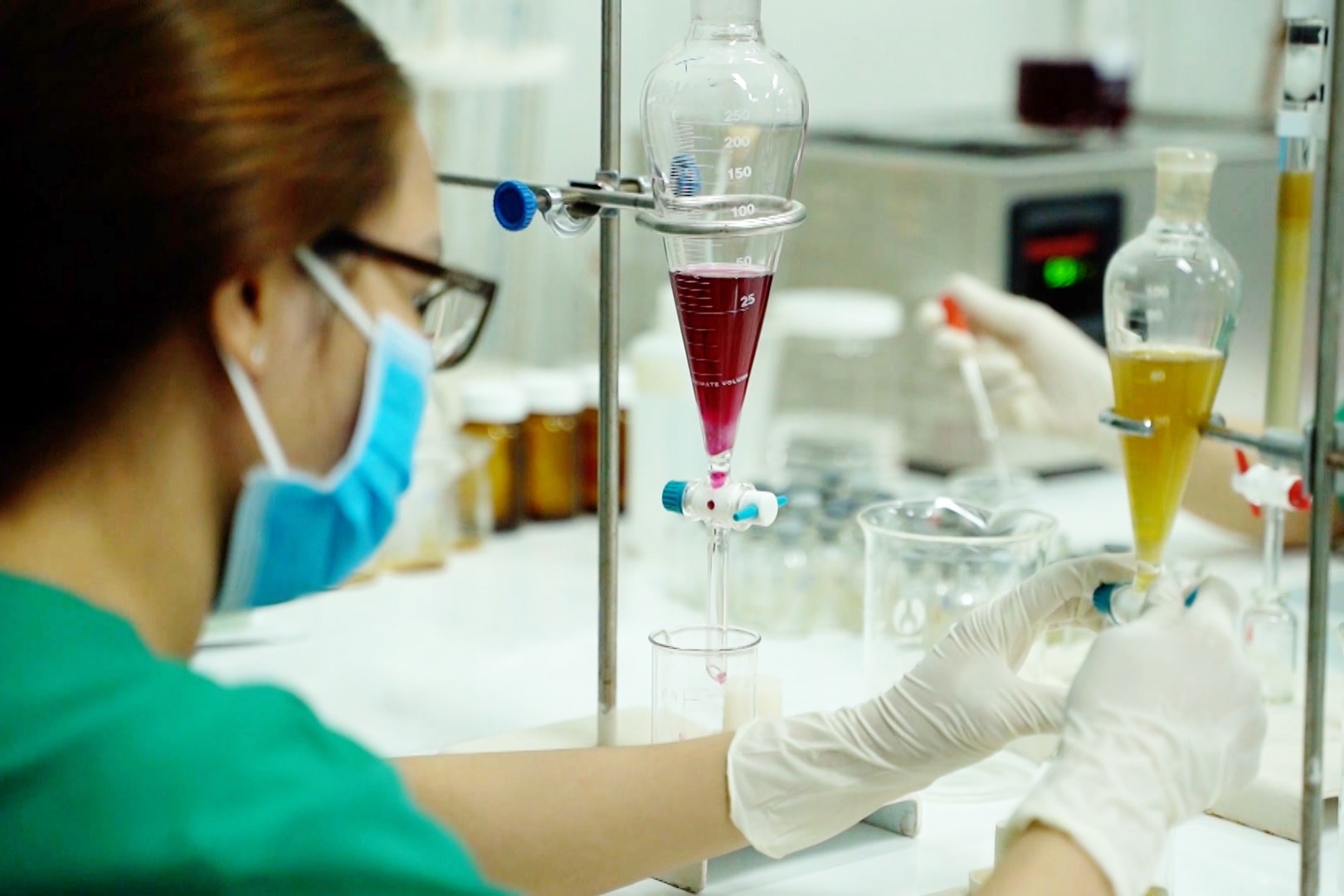 Sản phẩm SAPHRATON được sản xuất dựa trên kết quả nghiên cứu và quy trình sản xuất đạt nhiều tiêu chuẩn tại Khu công nghiệp Tam Thăng, TP.Tam Kỳ. Sản phẩm SAPHRATON được sản xuất dựa trên kết quả nghiên cứu và quy trình sản xuất đạt nhiều tiêu chuẩn tại Khu công nghiệp Tam Thăng, TP.Tam Kỳ.