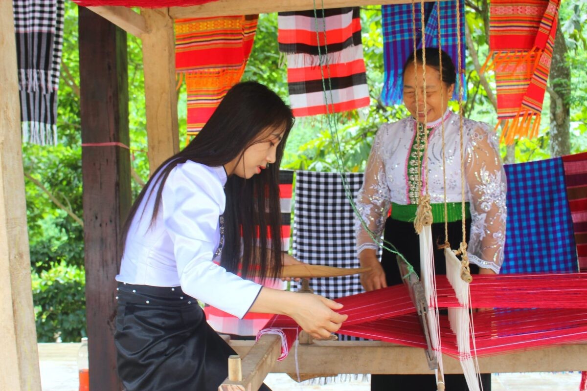 Thác Dải Yếm - Sản phẩm du lịch OCOP 4 sao Thác Dải Yếm - Sản phẩm du lịch OCOP 4 sao