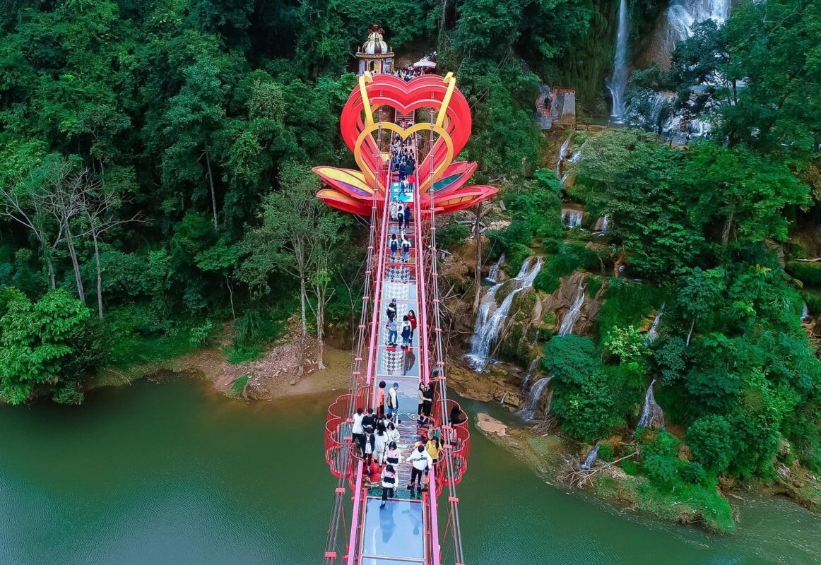 Thác Dải Yếm - Sản phẩm du lịch OCOP 4 sao Thác Dải Yếm - Sản phẩm du lịch OCOP 4 sao